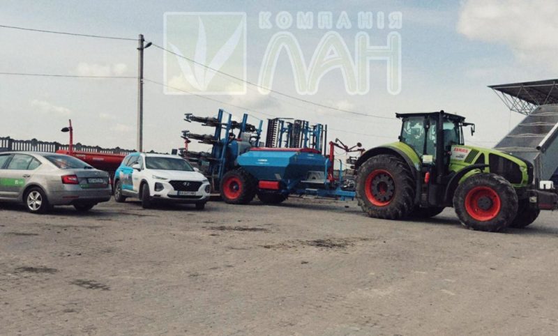 Детальніше про статтю Демонстраційний показ сівалки LEMKEN AZURIT 9, агрегатованої з трактором CLAAS AXION 930