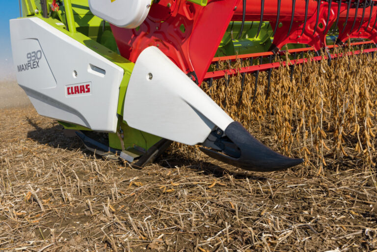 Детальніше про статтю Застосування агресивних стеблепіднімачів на жниварці CLAAS MAXFLEX 930