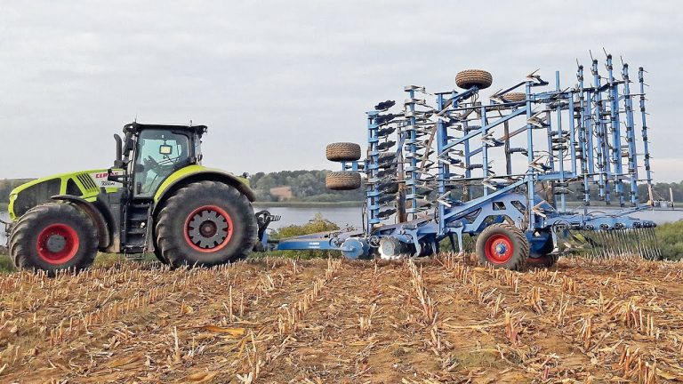 Детальніше про статтю Новий гібридний культиватор LEMKEN Koralin