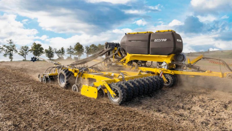Детальніше про статтю Комбінована зернова сівалка BEDNAR OMEGA OO_FL