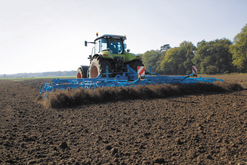 Детальніше про статтю Ідеальний передпосівний обробіток грунту з Lemken Korund