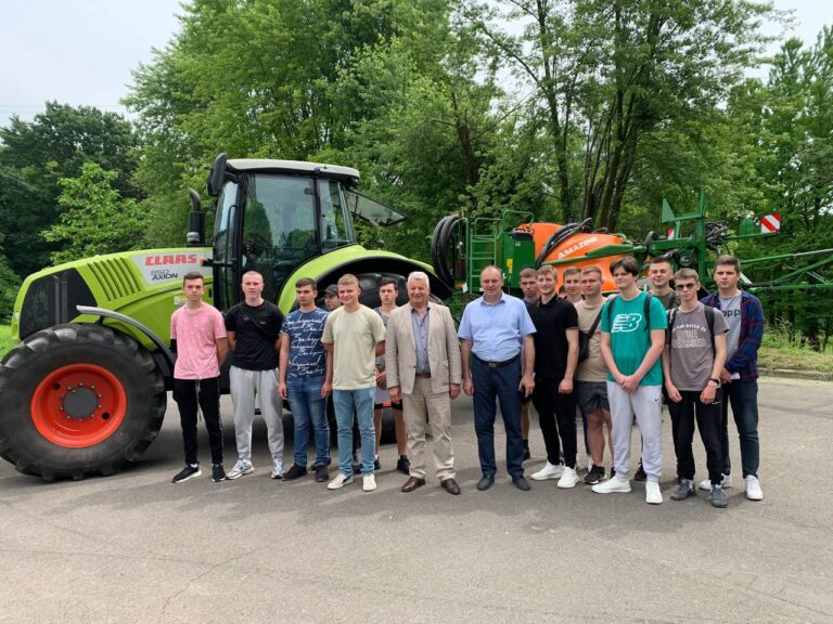 Детальніше про статтю Практичні семінари для студентів ЛНУП з налаштування AMAZONE UX 3200 Special та комп’ютерної діагностики AXION 850