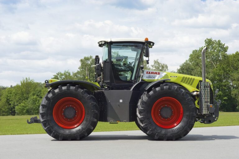 Детальніше про статтю CLAAS XERION 5000-4000
