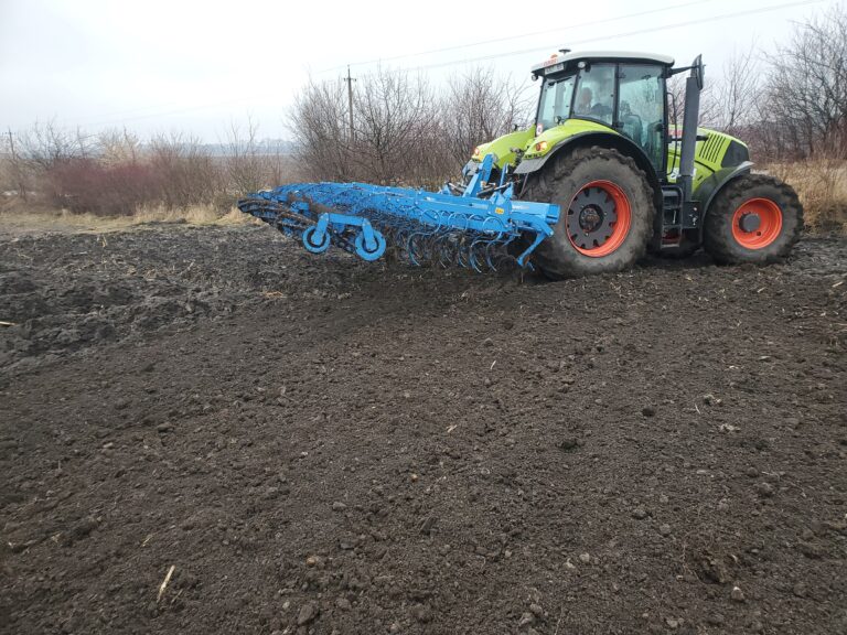 Детальніше про статтю Демонстрація LEMKEN Korund 8/600 в Хмельницькій області